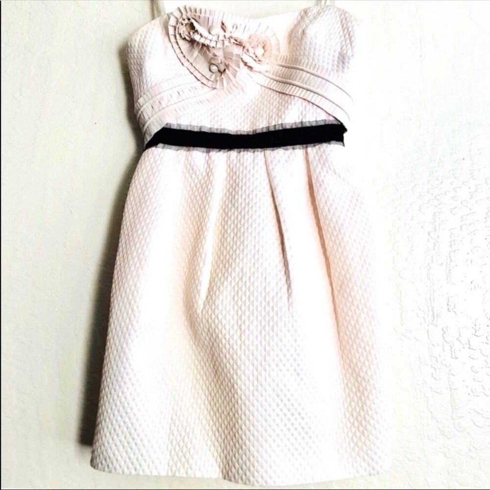 BCBG MaxAzria cream strapless formal dress in size 6